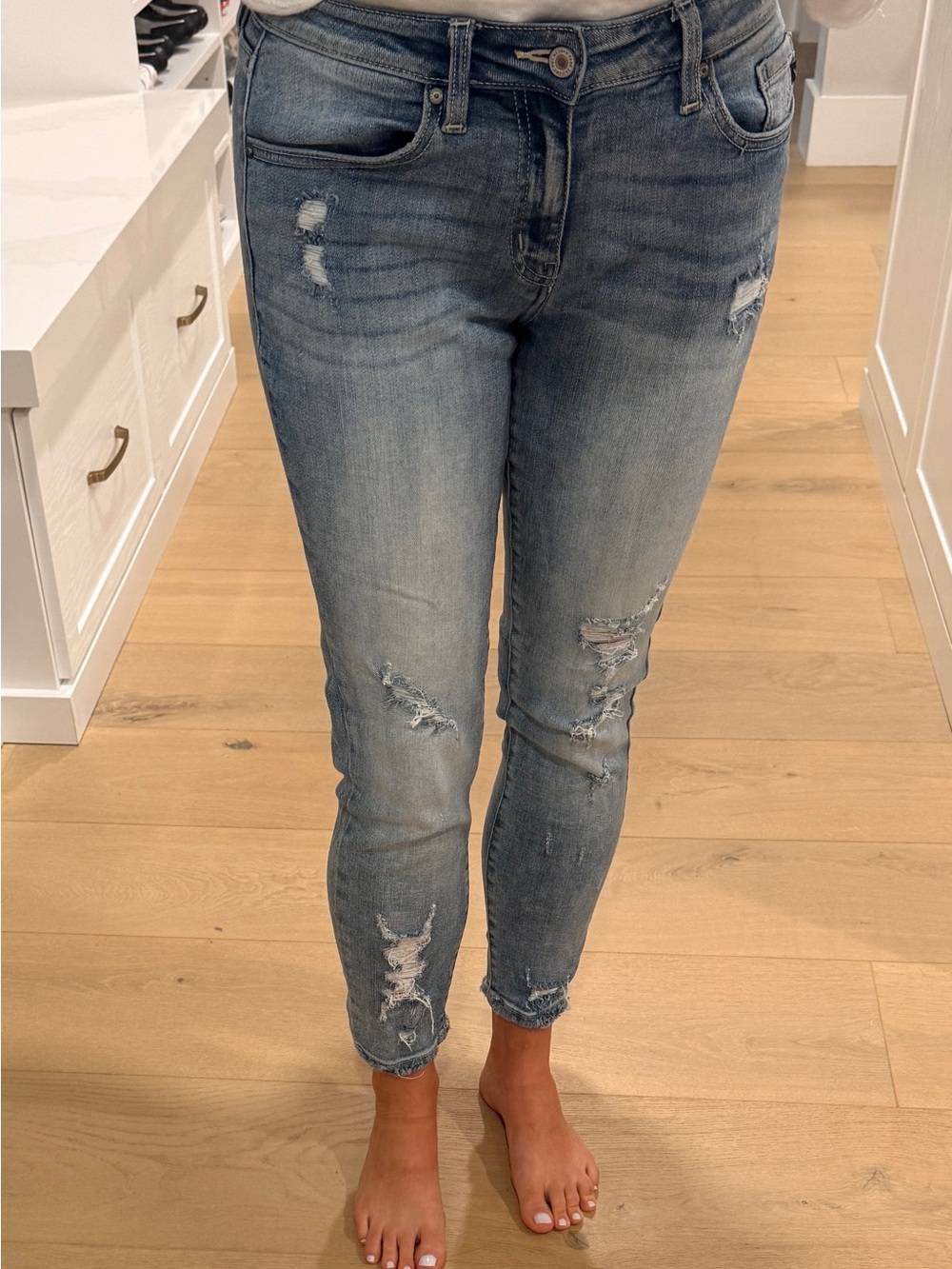 KanCan size 7 / 27 Light Blue Distressed Ankle Skinny Jeans